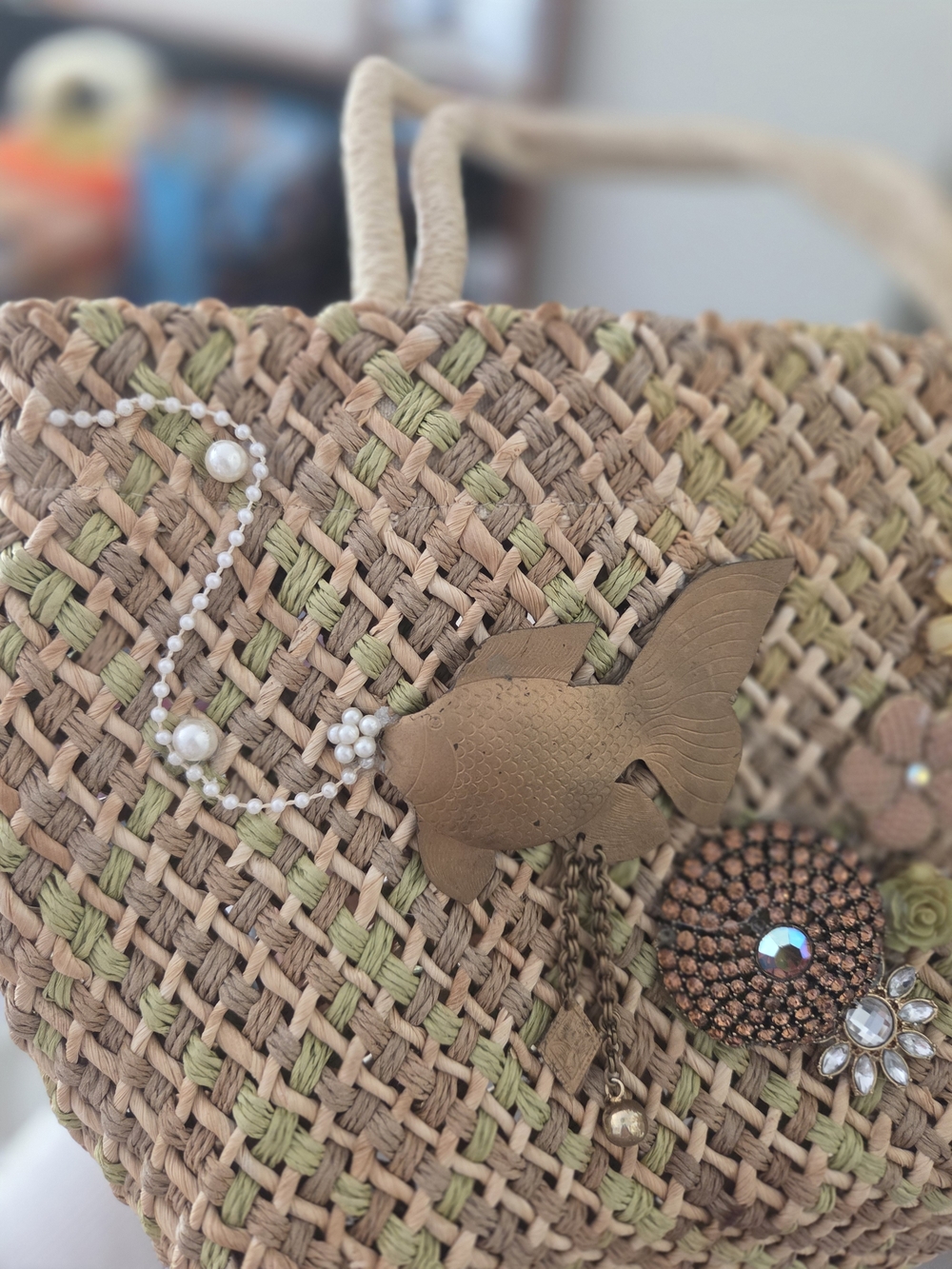 One-of-a-Kind Vintage Liz Claiborne Goldfish & Floral Small Tote - Picture 7 of 9